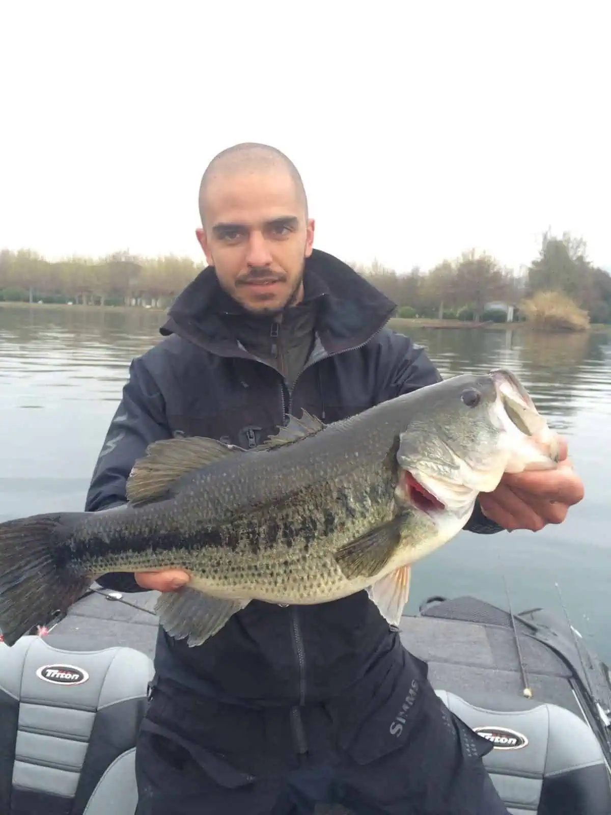Uscita di pesca — cattura con guida professionale